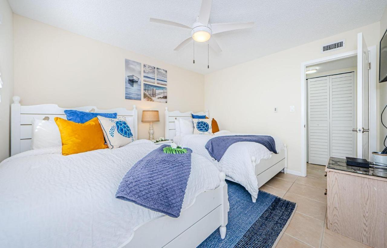 Fins Up In Clearwater Beach Exterior photo