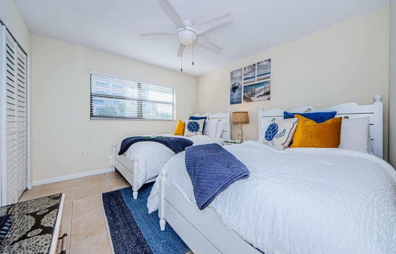 Fins Up In Clearwater Beach Exterior photo