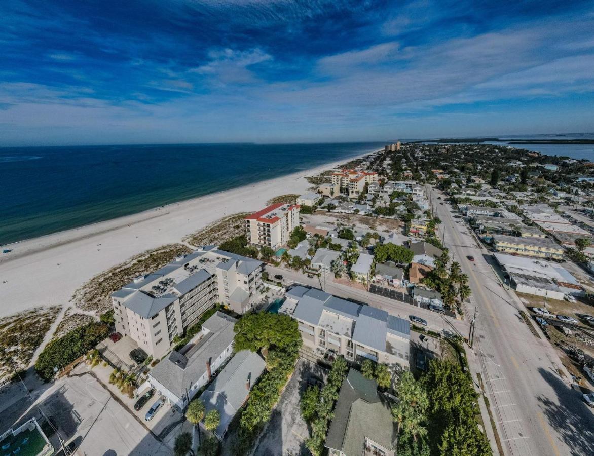 Fins Up In Clearwater Beach Exterior photo